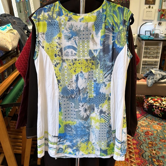 Zoe Designer Tunic - Picture 7 of 7